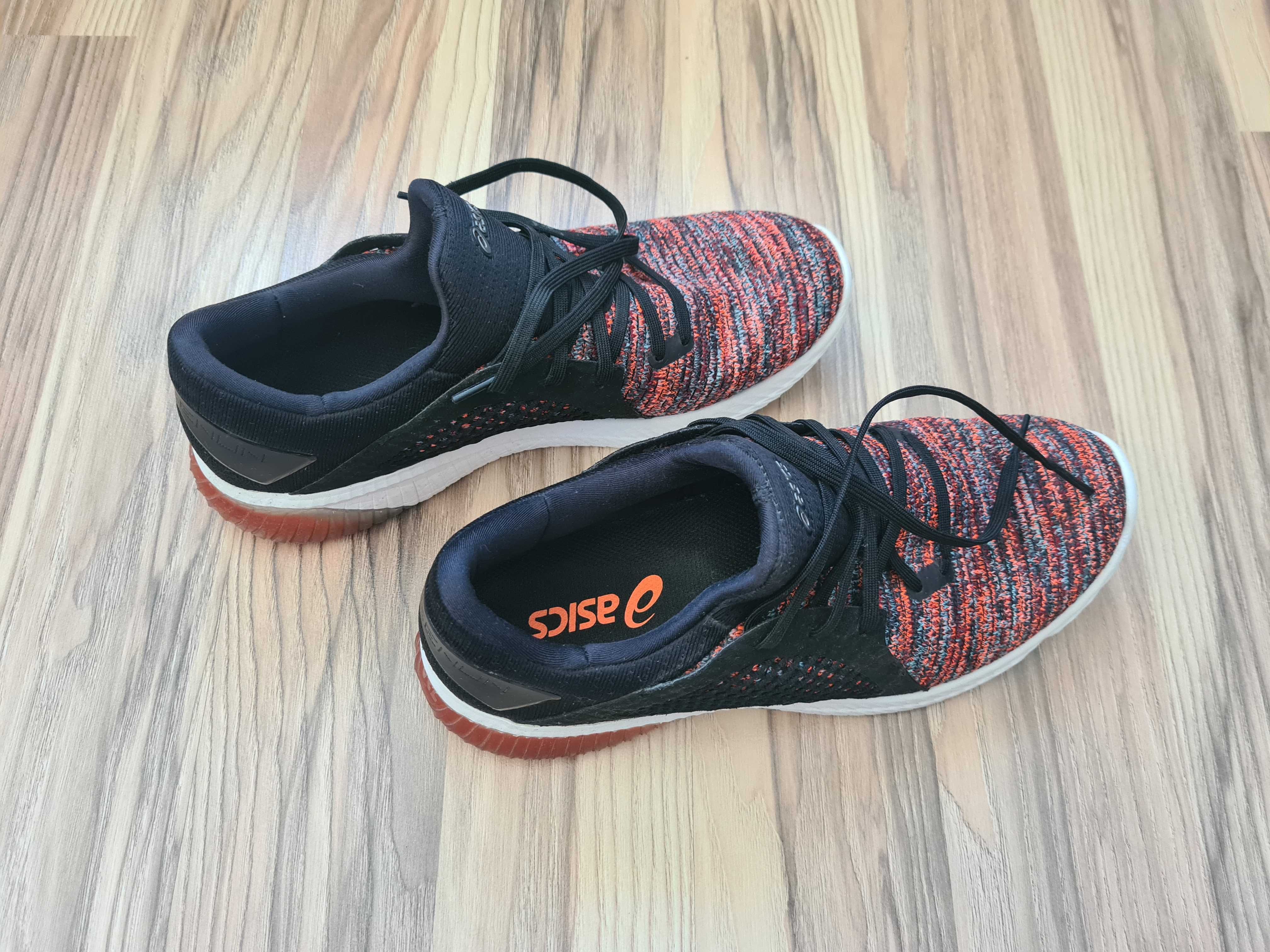 Продавам маратонки ASICS модел GEL-KENUN KNIT