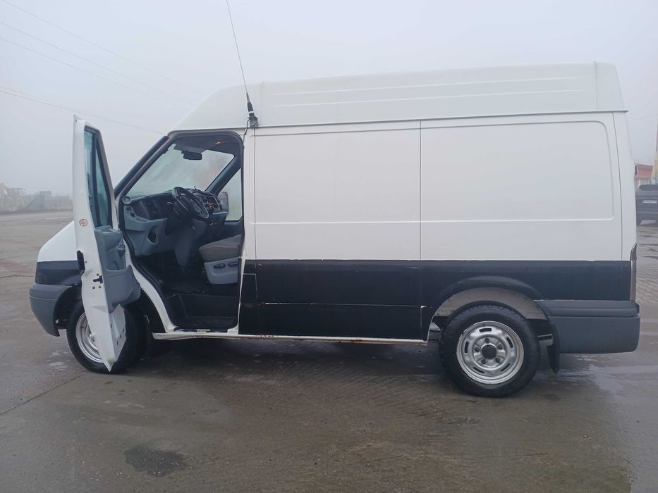 Vând Ford transit