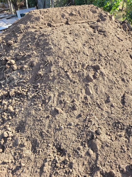 Vând pământ vegetal Tuzla