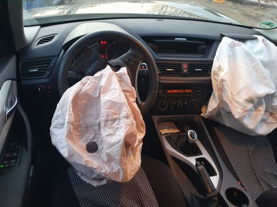 usa portiera fata spate motoras macara geam geamuri laterale BMW x1  motor 2.0 benzina dezmembrez