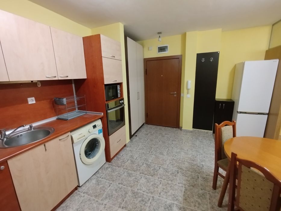 Дава се под наем Тристаен апартамент в Пловдив, Гагарин - 80 кв.м за 408 € - Снимка #1