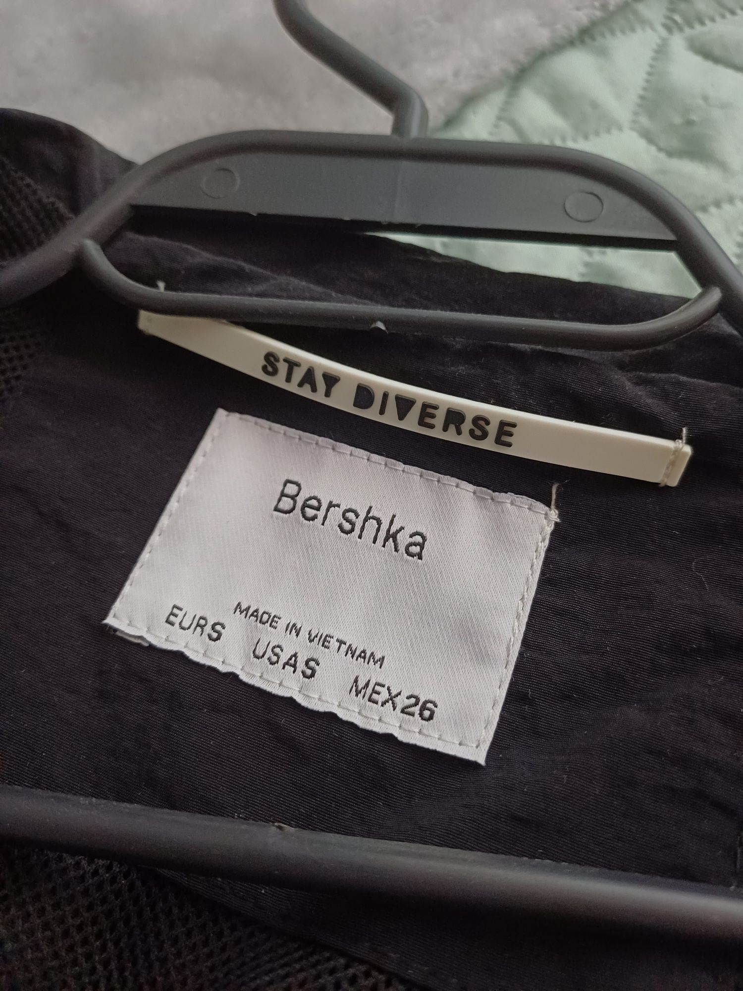 Късо светлоотразително яке Bershka