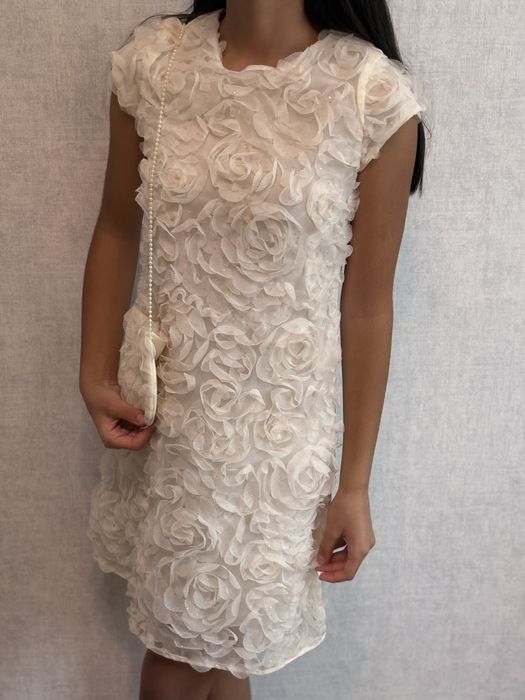 Платье с 3D цветами айвори с сумочкой