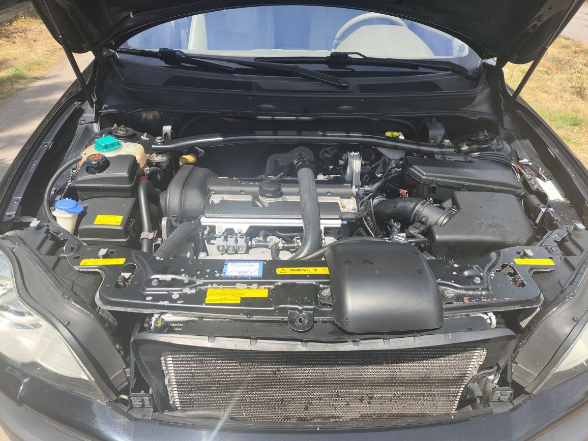Продавам VOLVO XC90 2,5T