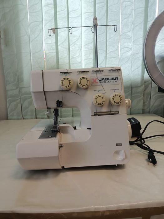 Продам оверлог Jaguar Epochlok 550D