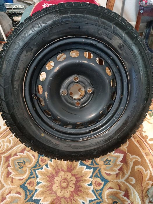 шина зимняя с диском R14 , накаченная Равон3 , -  в отличном  состояни
