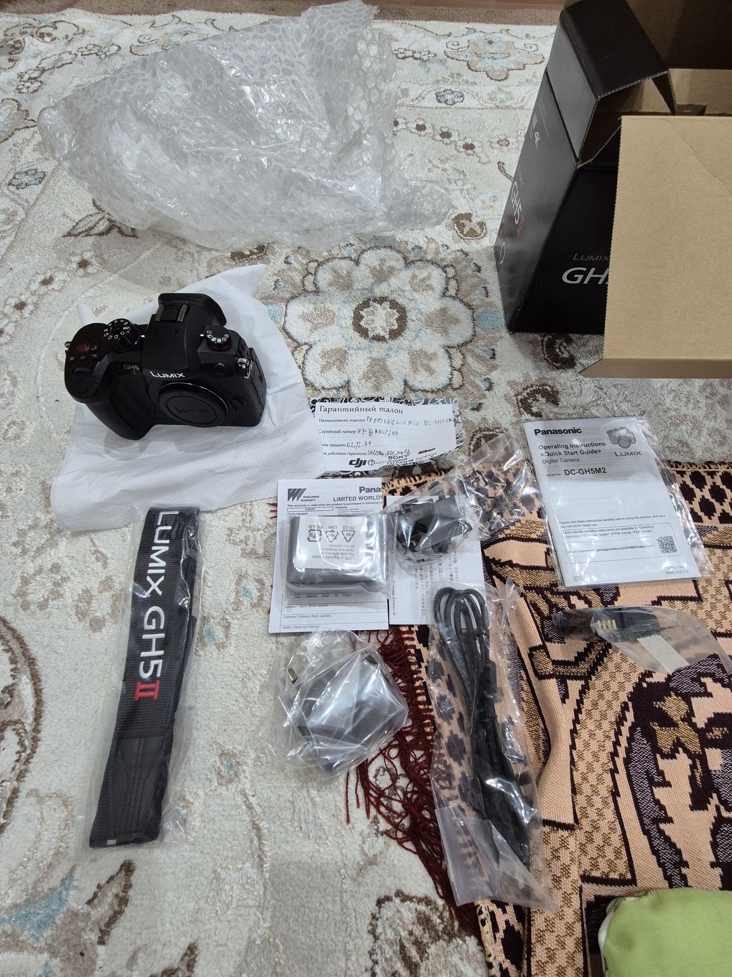 Gh5 II + 12-35 g x vario f 2.8 II 
- 4 зарядное устрой