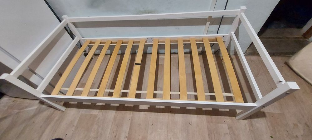 Детская кровать 160/70. С матрасом.