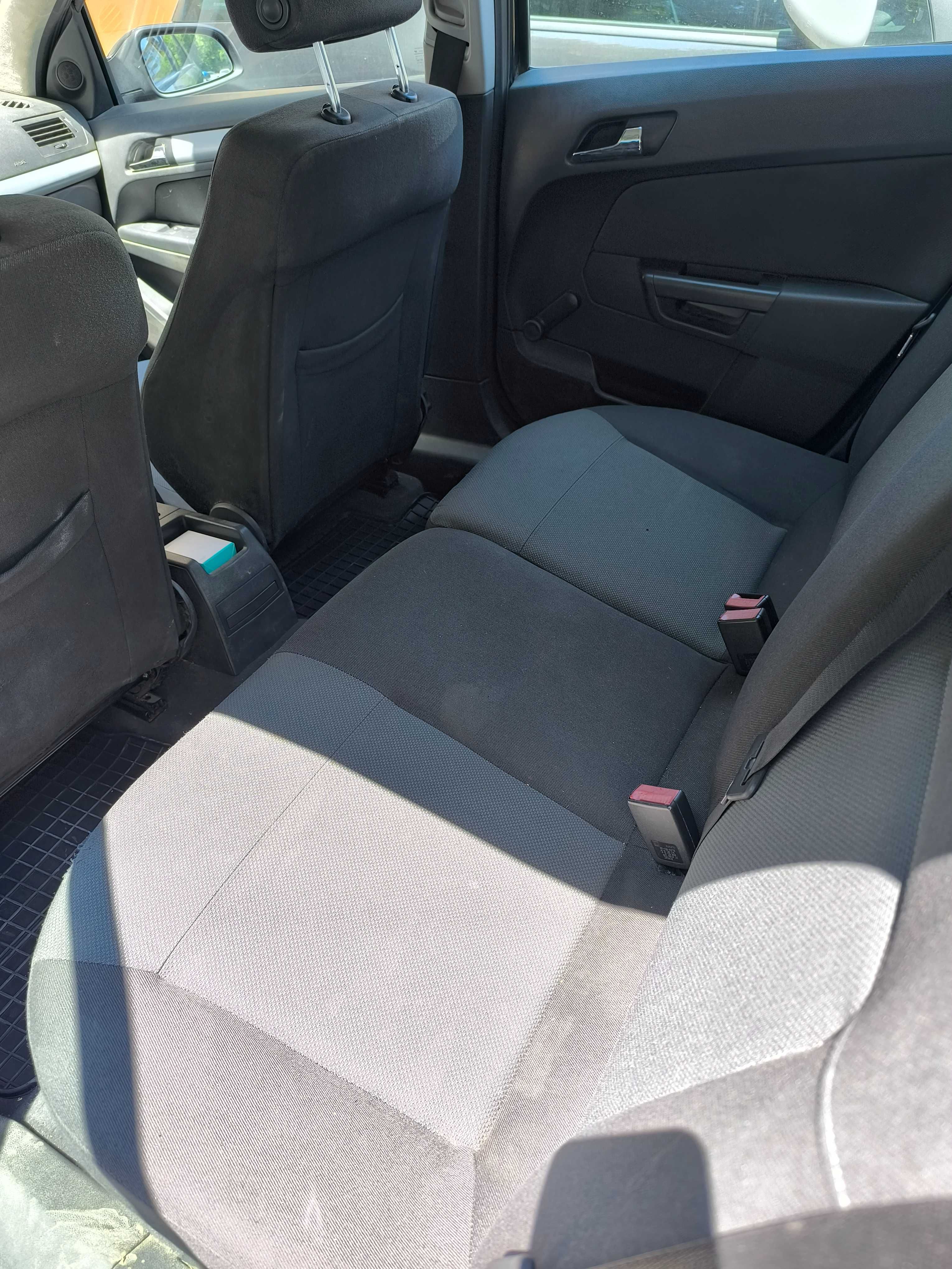 Opel Astra H 1.4 90 к.с 2006 г. Газ-бензин