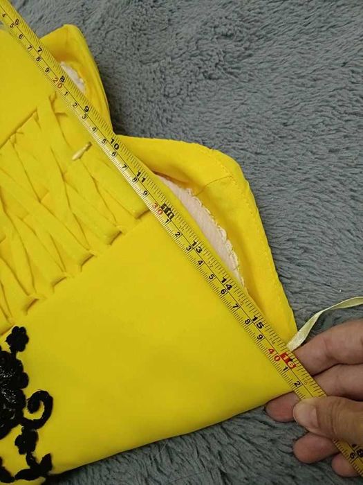 Rochie vaporoasă în 3 straturi de voal