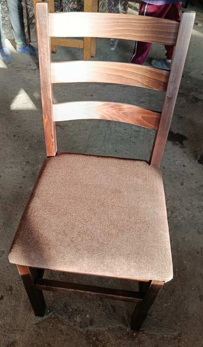 Трапезни столове