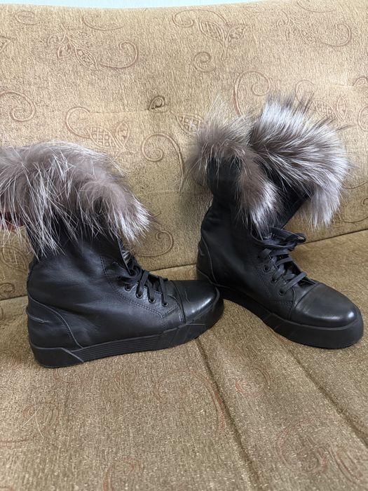 Дамски кецове от естествена кожа