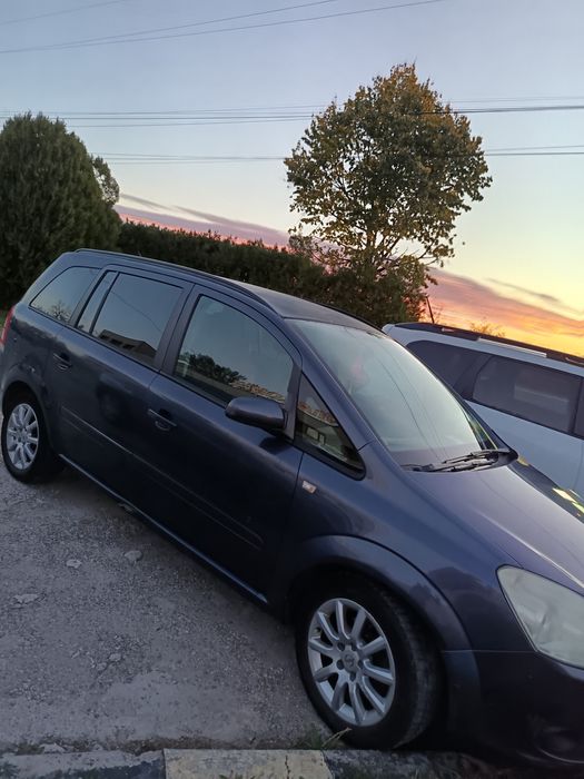 Vând Opel Zafira 1.8 benzină și Gpl an 2008. Mesaj pt video..