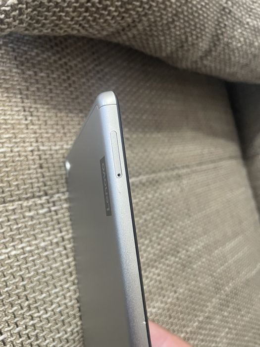 Таблет Lenovo TB-8505X