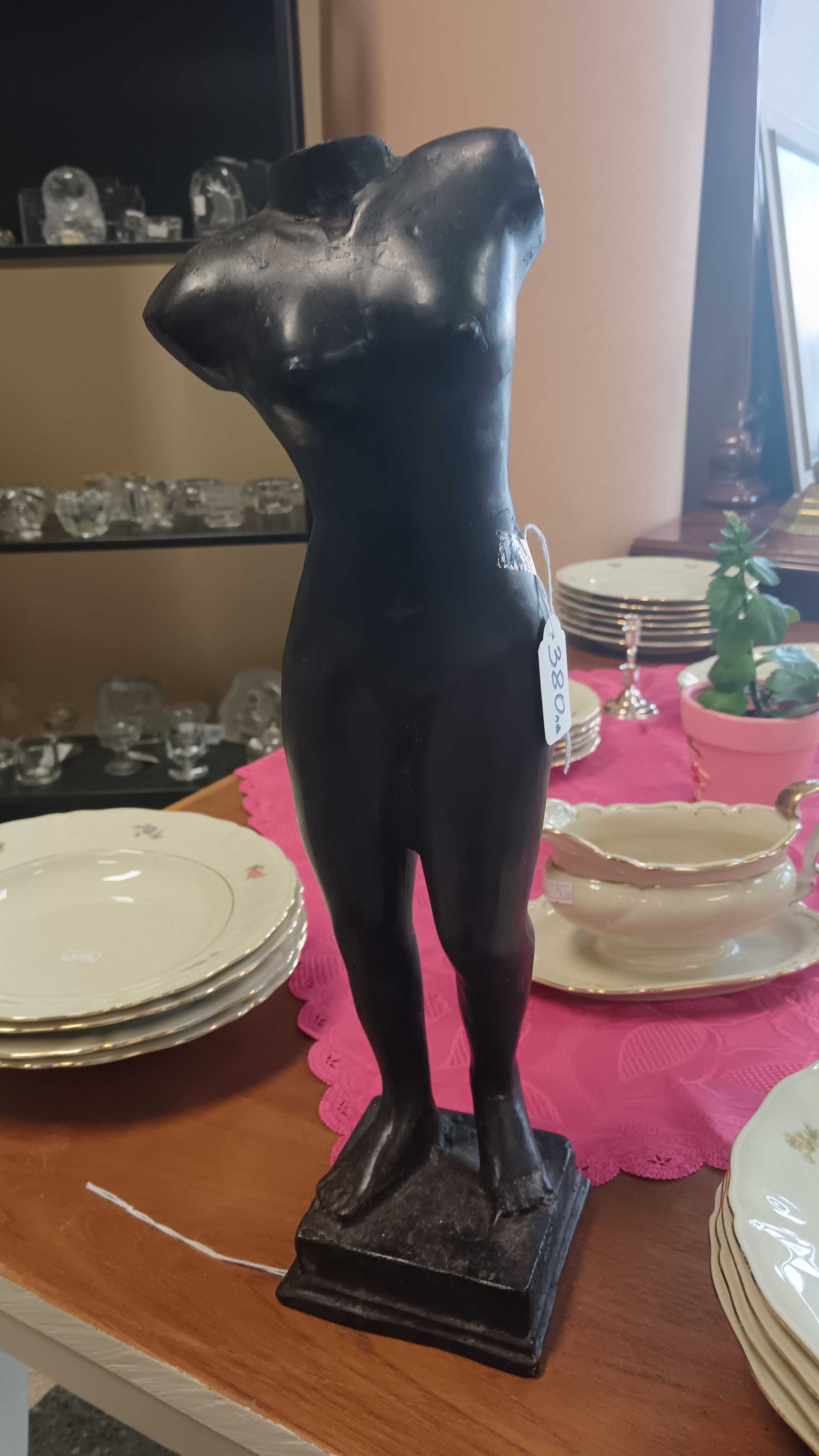 Красива статуетка