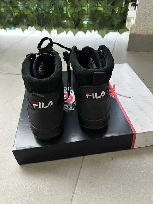 Vand ghete Fila in stare buna