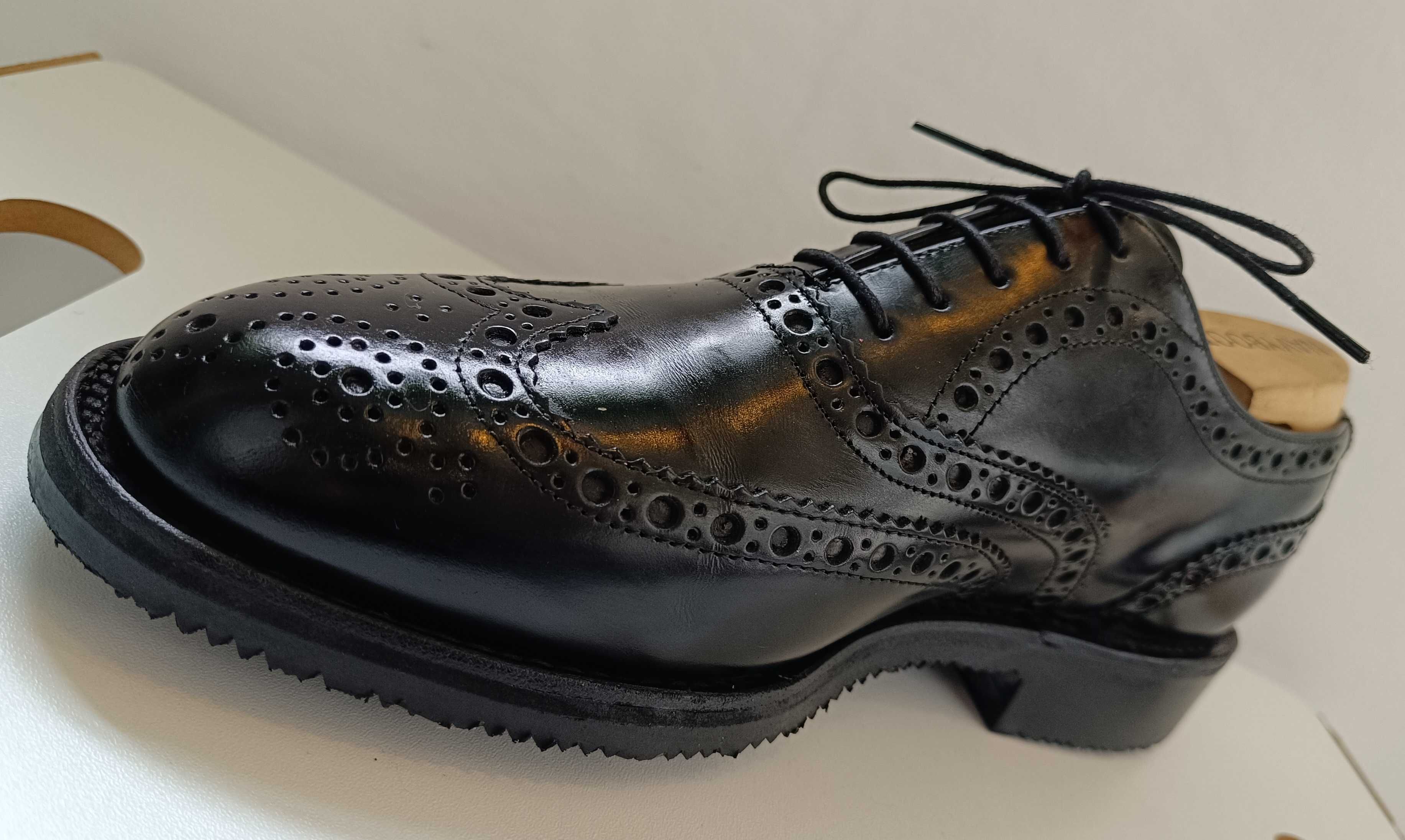 Pantofi oxford 40 40.5 brogue de lux lucrati manual Barker piele nat