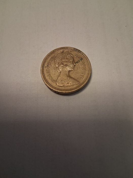 Monedă veche Elizabeth II .