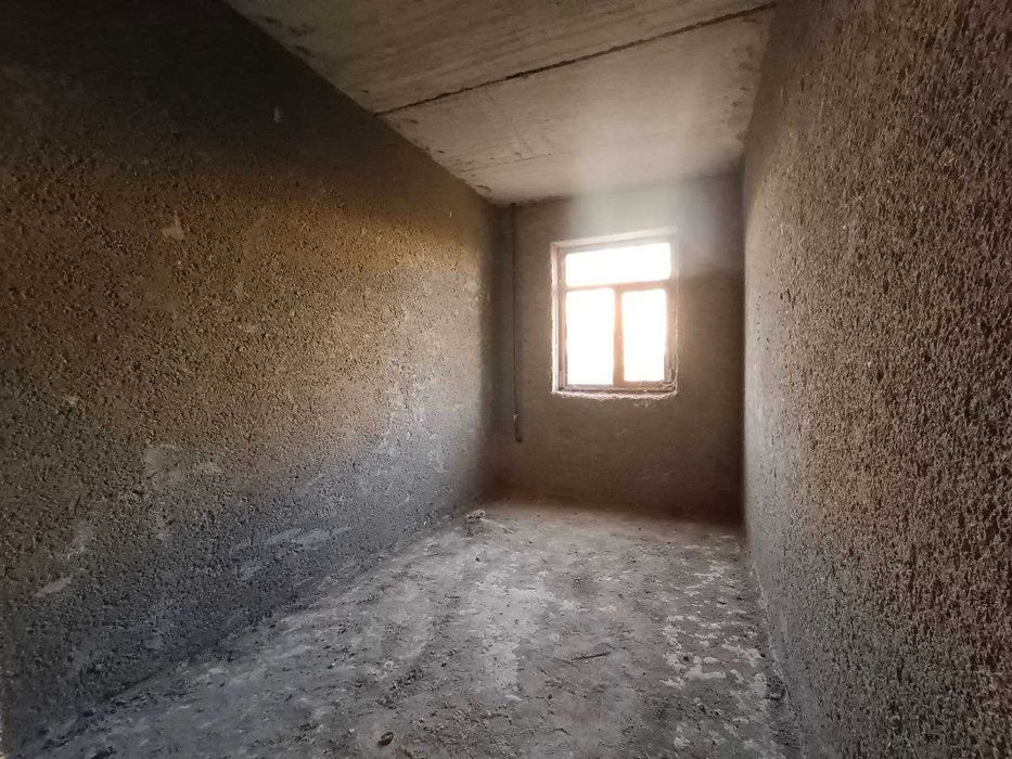 2х комнатная квартира на 2 этаже 60кв/м в состоянии коробки