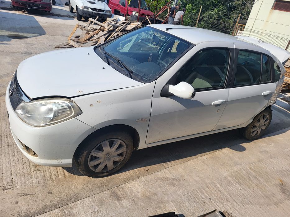 Dezmembrez Renault simbol