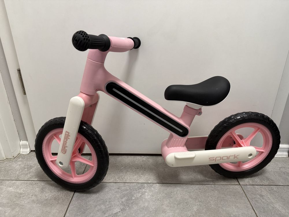 Баланс колело Chipolino spark със светлини