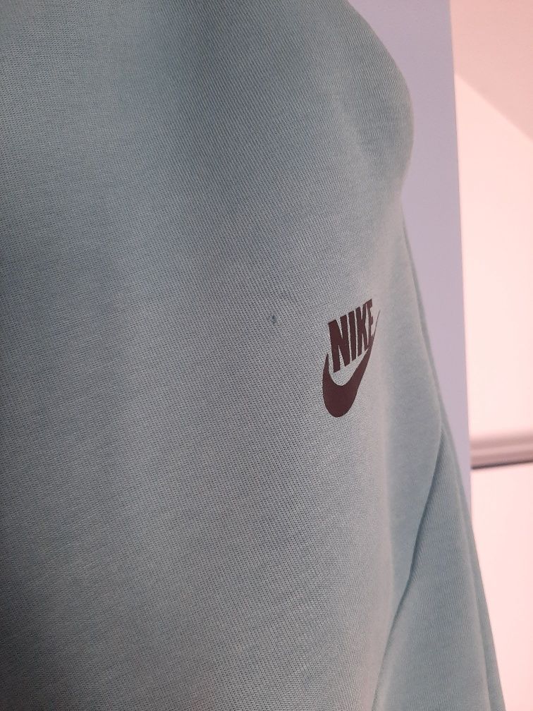 Vand bluza si pantaloni Nike tech