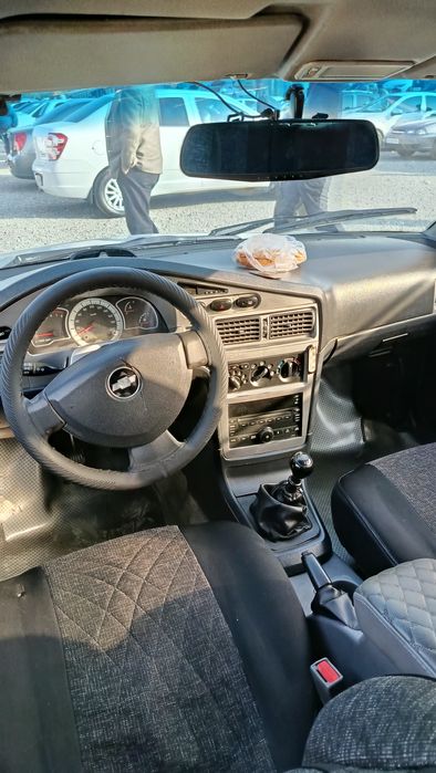 Nexia 2 sotiladi 2014 yil 1.6 konder 531000 km