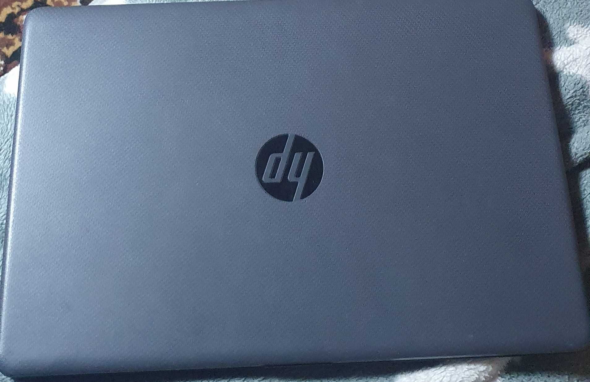Laptop HP 250 G8