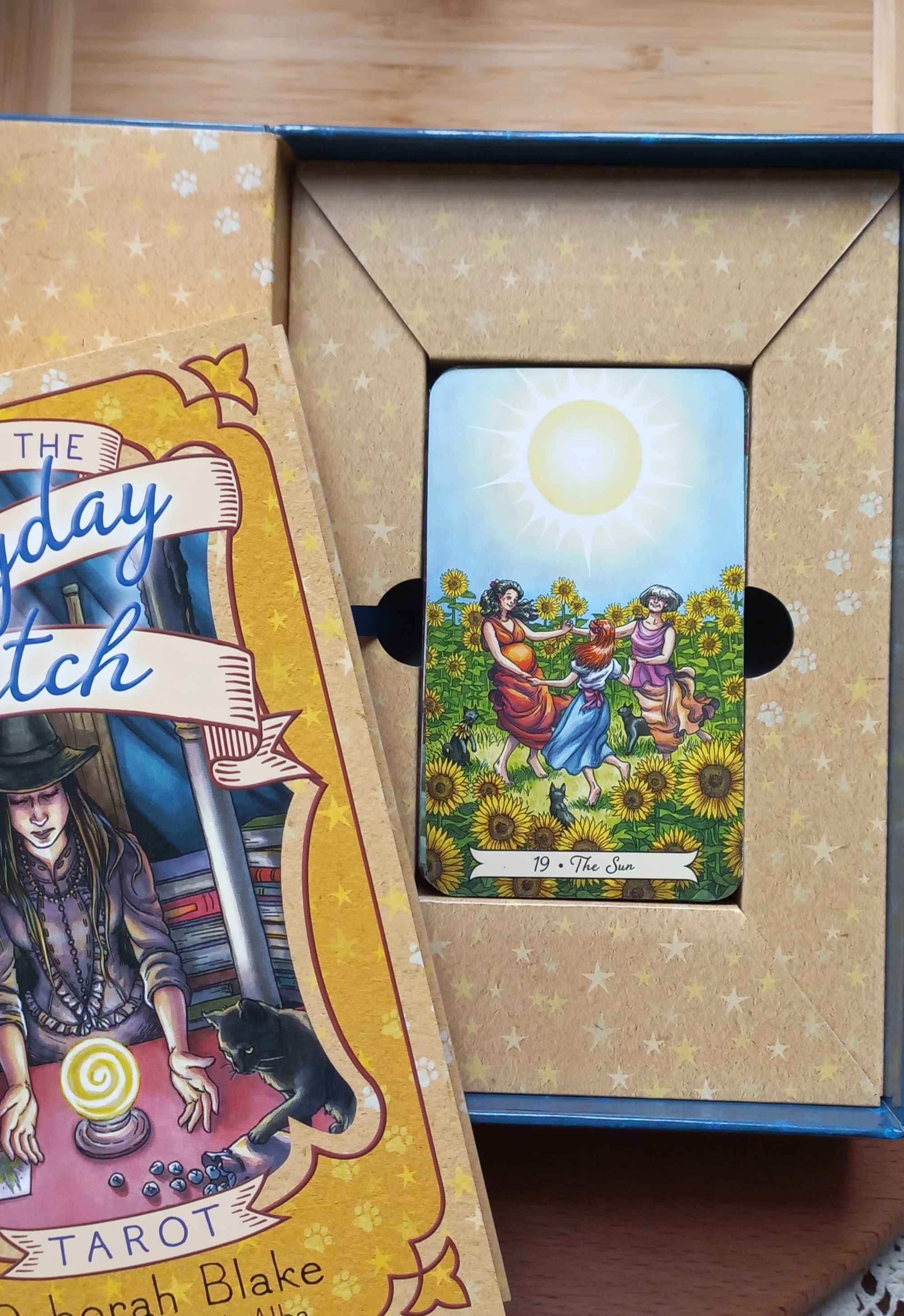 Everyday Witch Tarot Всеки ден Вещица таро