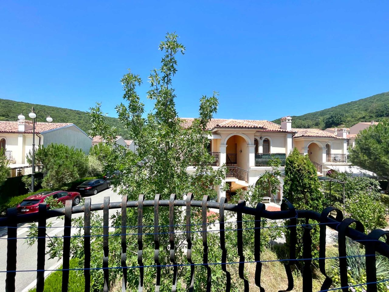 Продава се Двустаен апартамент в к.к. Елените - 56 кв.м за 1017 €/кв.м - Снимка #8