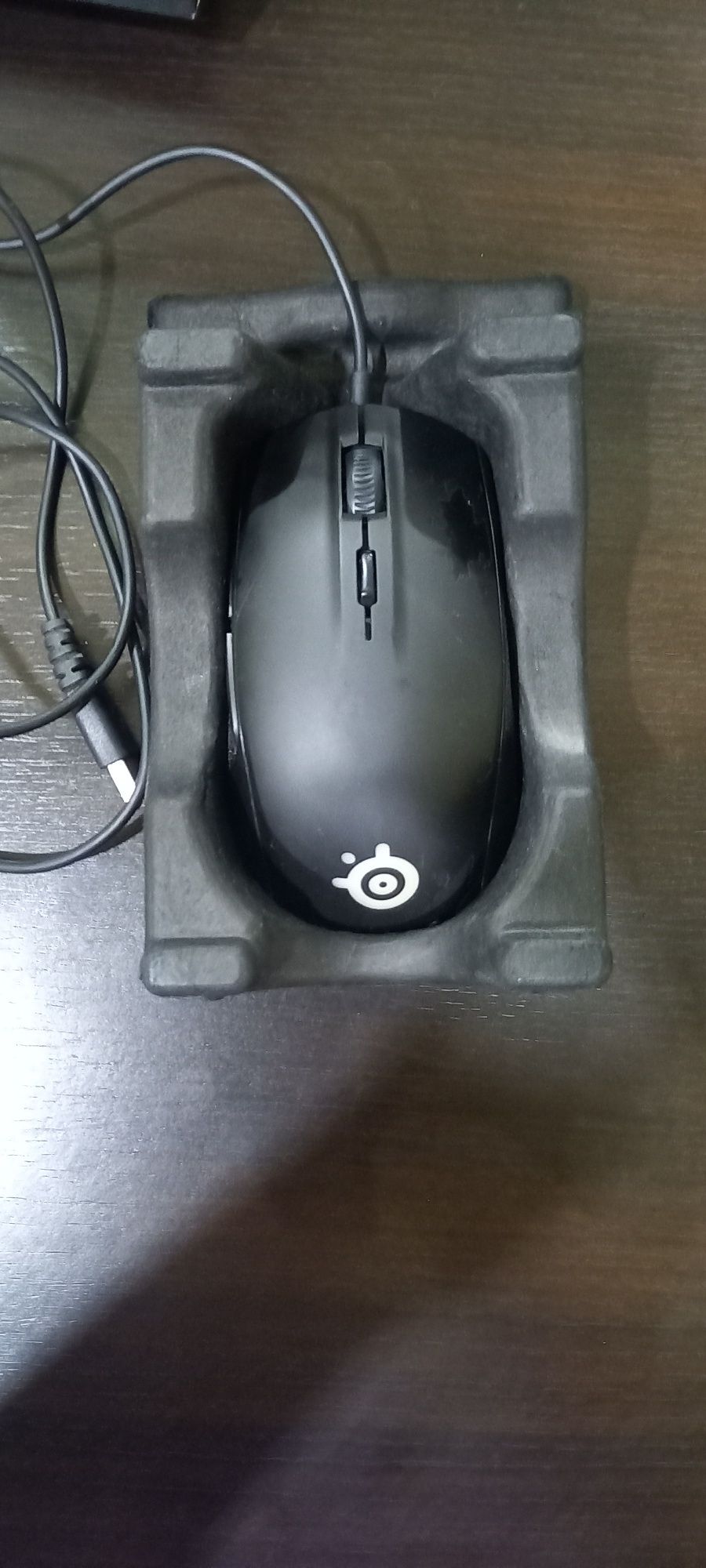 Steelseries rival 100