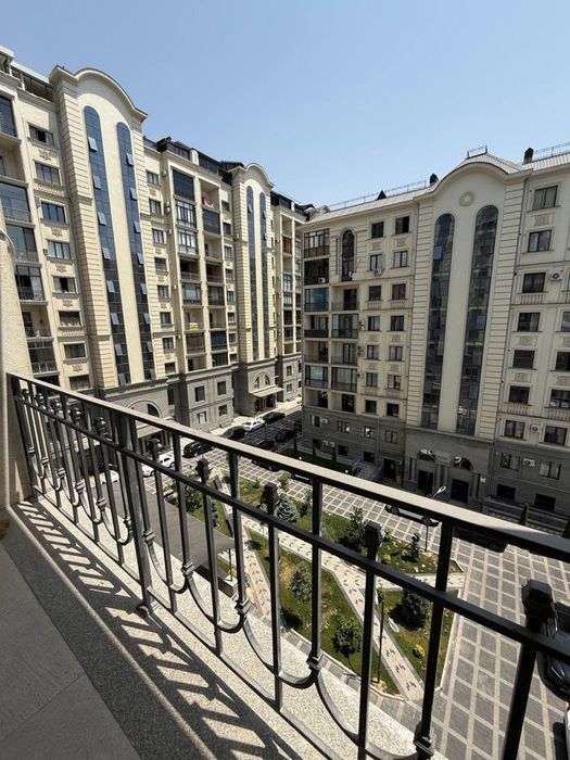 ЖК Мухташам, продаются 2 квартиры (коробка), Юнусабад