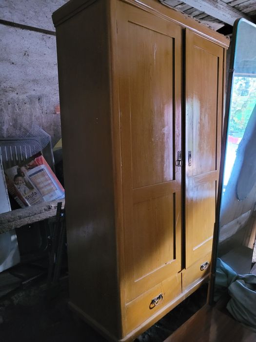 Vând mobila lemn masiv