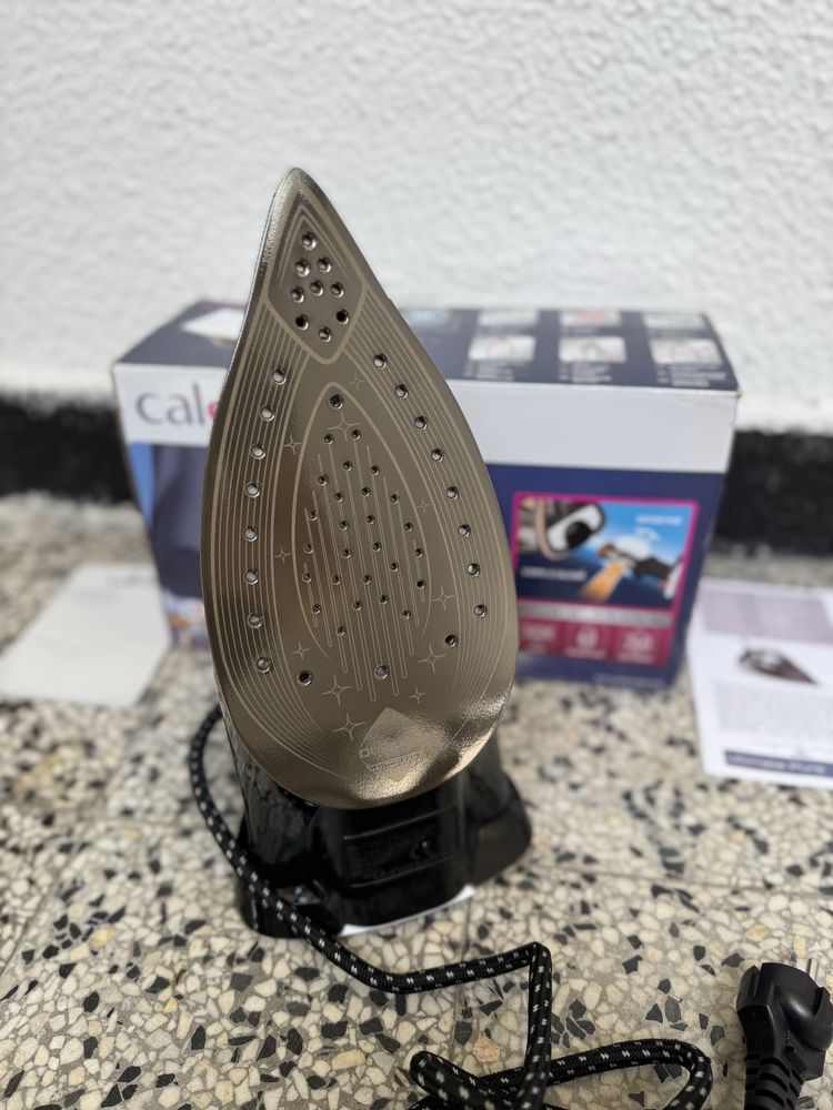 Висококачествена Парна Ютия - Calor FV9839C0 Ultimate Pure, 3000W!