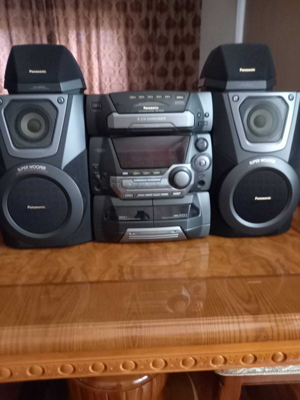 Продается  музыкальный  центр  Panasonic  с колонками