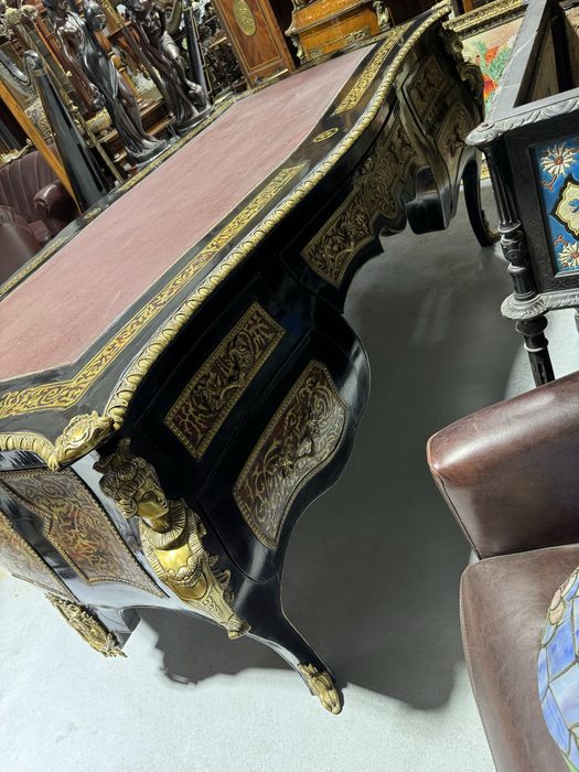 Birou din lemn masiv cu ornamente bronz, stil boulle