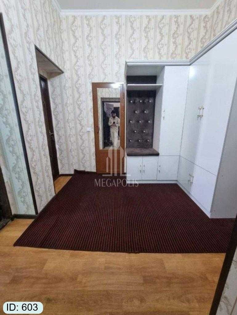 5 mikr Jomiy lagmanniy tomonda 2 xonali kvartira sotiladi №603