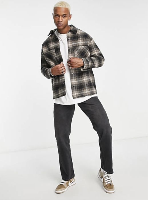 Geacă Bershka, noua cu eticheta