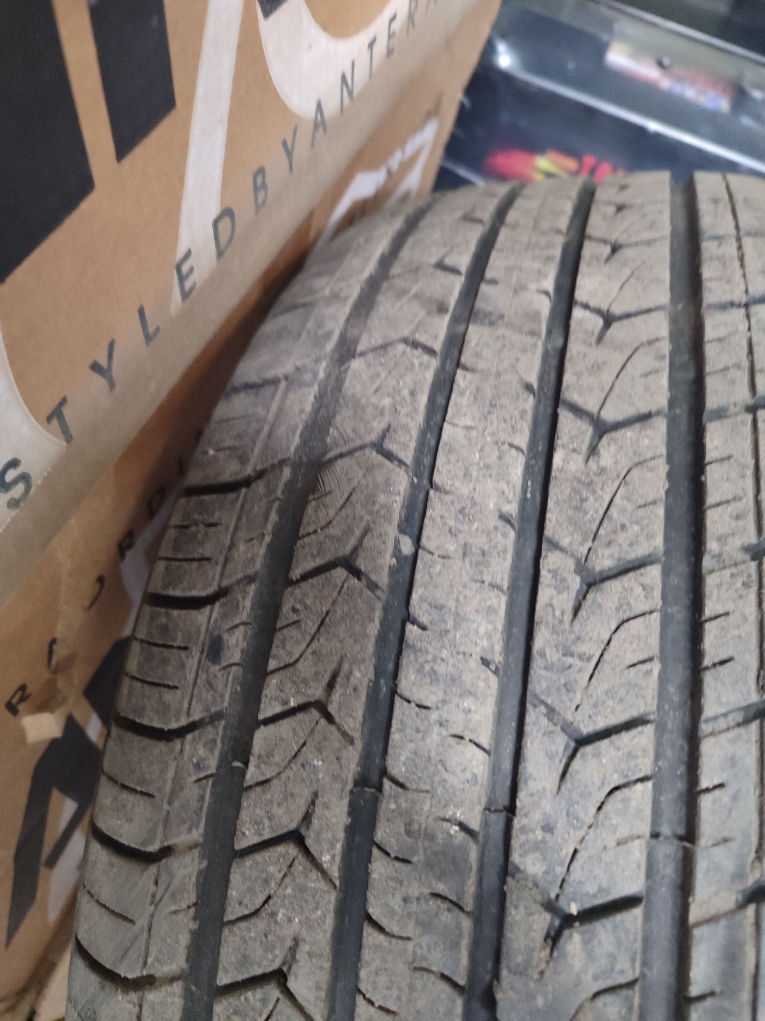 Продам шины с дисками 215/55R18