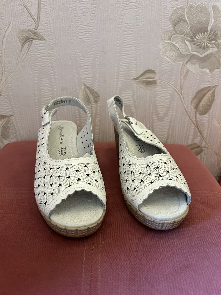 Продается обувь и одежда