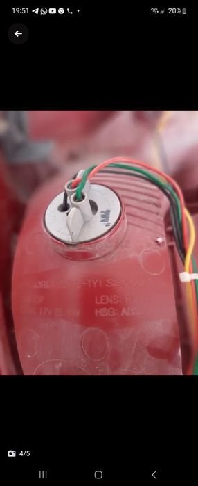 Задний правый фонарь