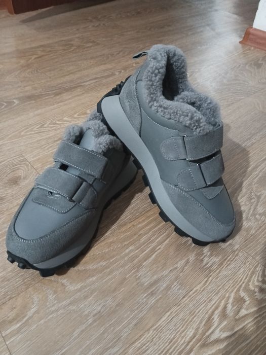 Кожанные Зимние кроссовки 38рр