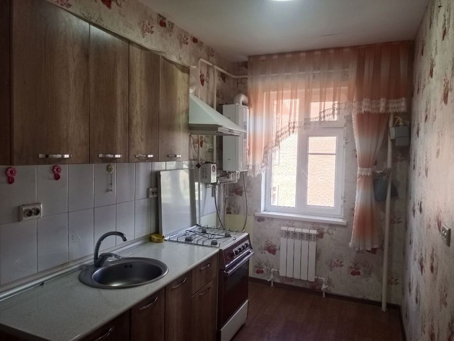 Продам квартиру Сергели 7а 3/3/7 65000&