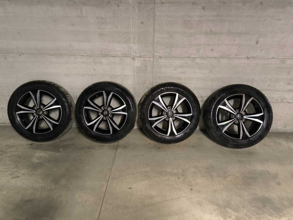 Toyota Оргинални  Алуминиеви джанти 215 60 R 17