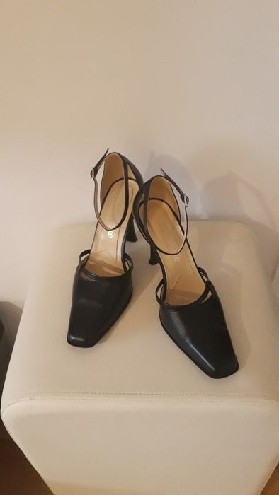 Vand pantofi de ocazie din piele naturala