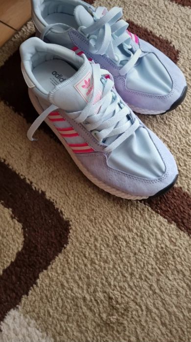 Vând adidași marca adidas