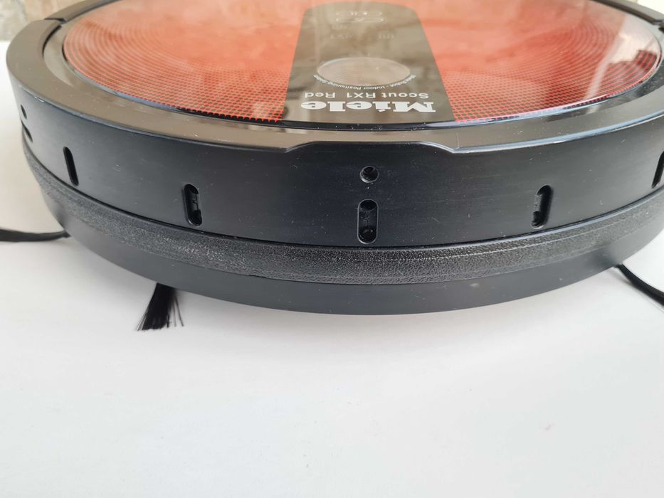 Miele Scout RX1 Red Робот прахосмукачка 150 кв.м 120 мин 60db комплект