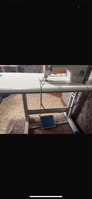 Продам швейную машинку