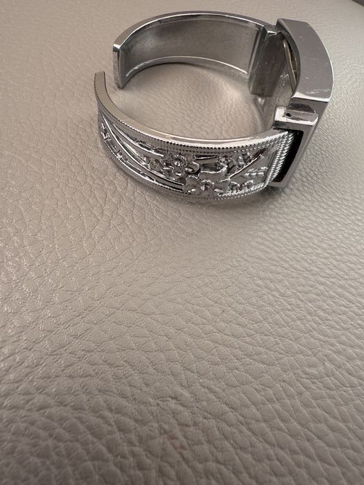 Дамски часовник гривна