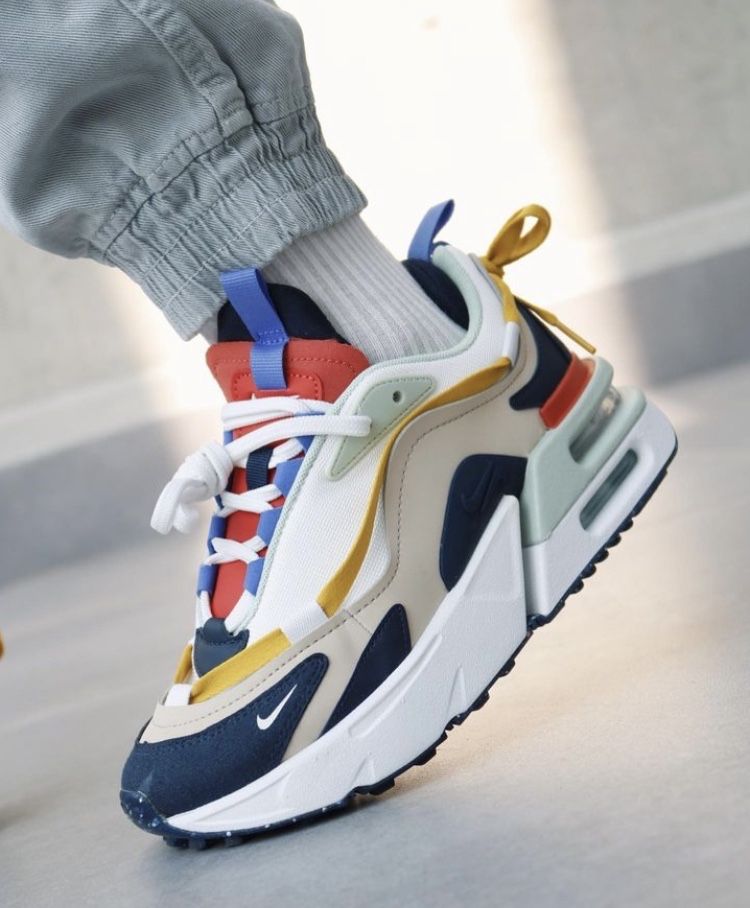 NIKE Air Max Furyosa